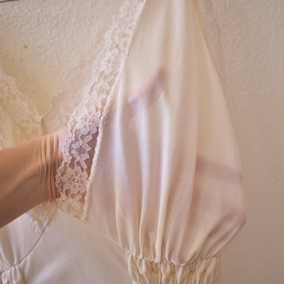 Vintage Floor Length Slip - Picture 6 of 11